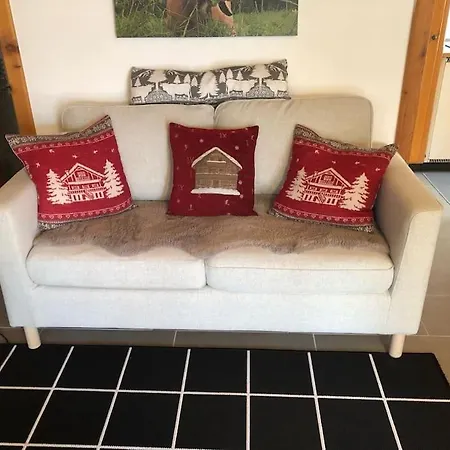 1 Apt, Kitchen, Patio, In Beautiful דירה