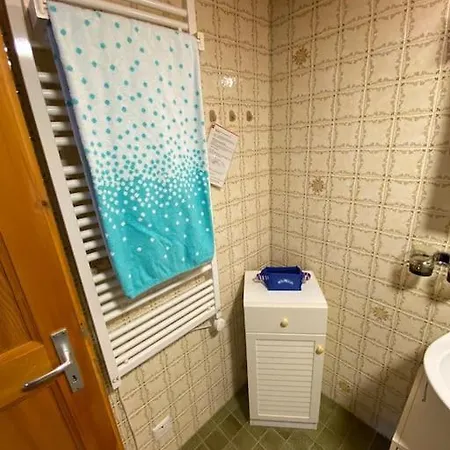 1 Apt, Kitchen, Patio, In Beautiful לה דיאבלרט