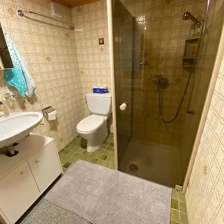 1 Apt, Kitchen, Patio, In Beautiful דירה *