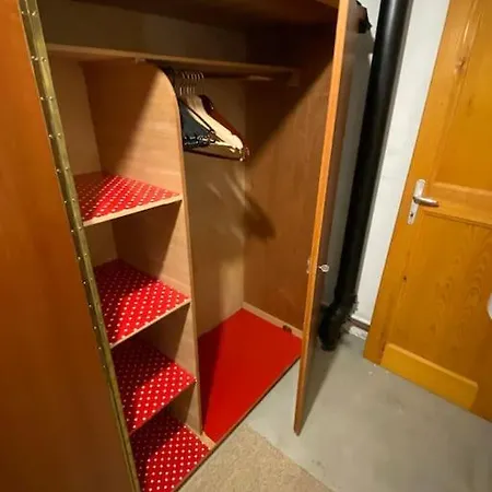 1 Apt, Kitchen, Patio, In Beautiful *